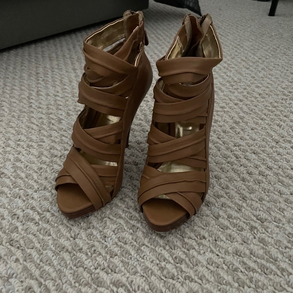 Charles David beige sz 5
